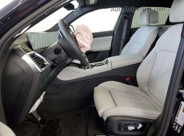 5UX33EX07T9155845 2026 BMW X6 Blue 