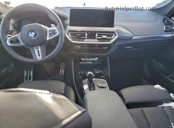 5UX43DT02S9241048 2025 BMW X4 Gray Dashboard view