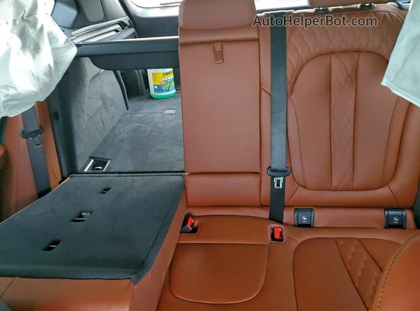 5UX43EU02R9U06417 2024 BMW X5 Blue Widok tylnych siedzeń