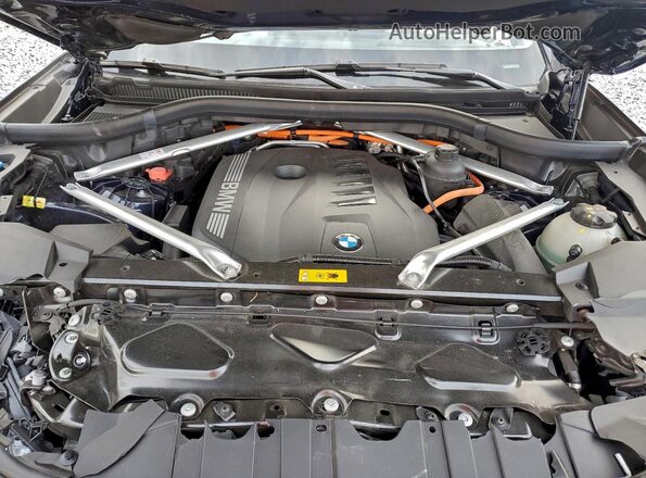 5UX43EU02R9U06417 2024 BMW X5 Blue Widok komory silnika