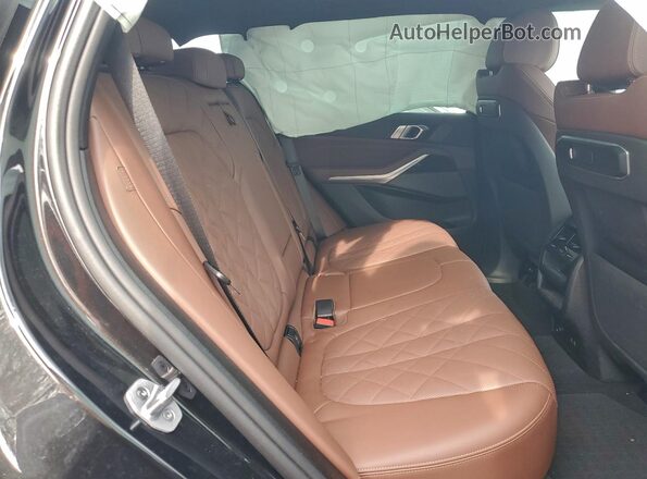 5UX43EU05T9026396 2026 BMW X5 Black Vista de los asientos traseros