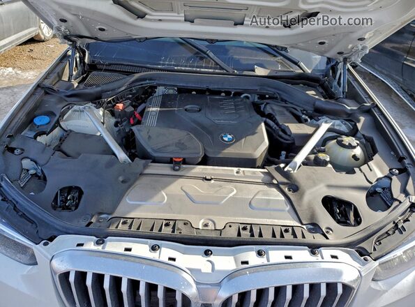5UX53DP07P9P11869 2023 BMW X3 White Widok wnętrza z tyłu
