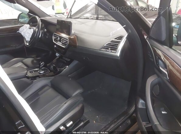 5UX53DP09N9K12438 2022 BMW X3 Black Widok wnętrza z przodu