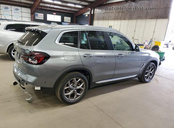5UX53DP09P9S97784 2023 BMW X3 Silver Задня права чверть