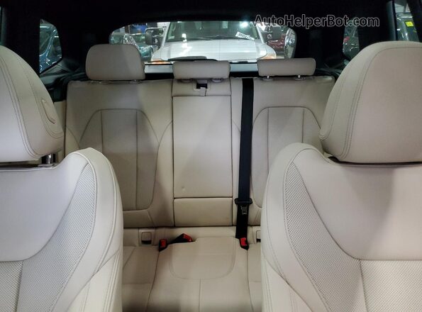 5UX53DP09P9S97784 2023 BMW X3 Silver Вид задніх сидінь