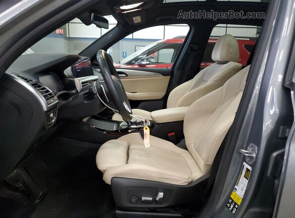 5UX53DP09P9S97784 2023 BMW X3 Silver Вид салону спереду