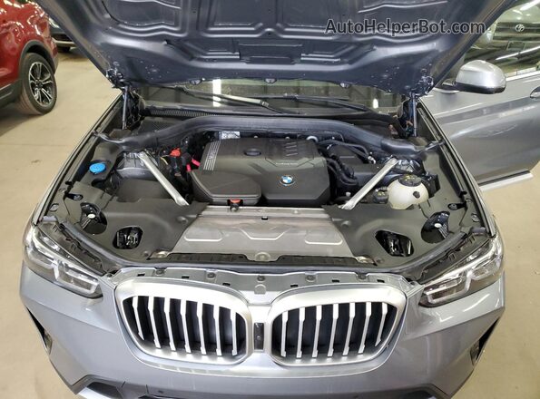 5UX53DP09P9S97784 2023 BMW X3 Silver Вид підкапотного простору