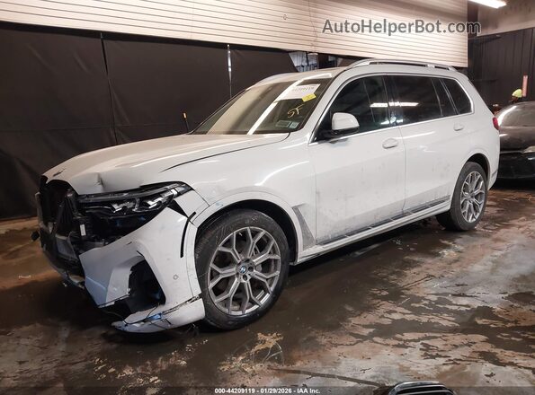 5UXCW2C00L9B44507 2020 BMW X7 Белый Передняя левая четверть