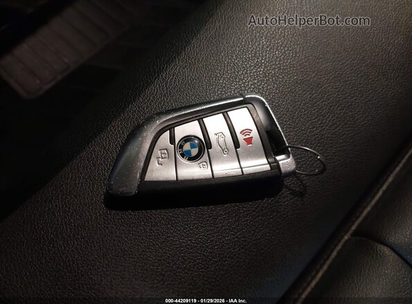 5UXCW2C00L9B44507 2020 BMW X7 Белый Вид панели приборов