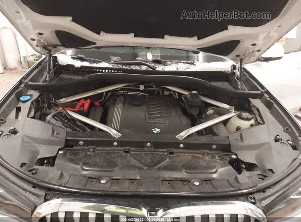5UXCW2C00M9D78485 2021 BMW X7 White Rear view