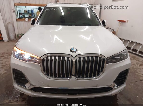 5UXCW2C00M9D78485 2021 BMW X7 White Dashboard view