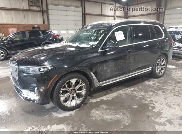 5UXCW2C00M9F66858 2021 BMW X7 Black Передня ліва чверть