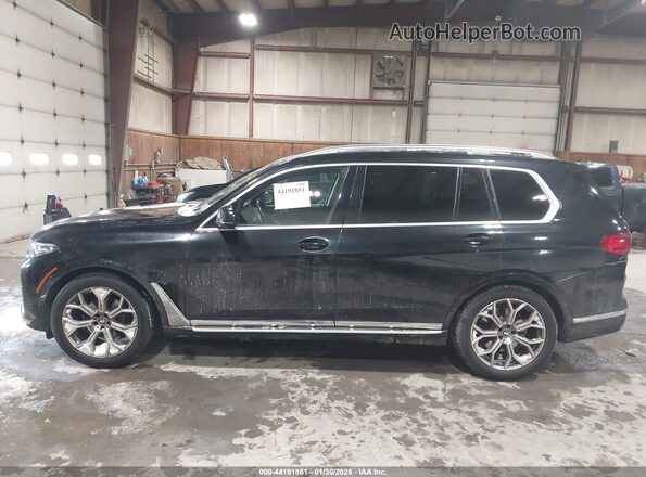 5UXCW2C00M9F66858 2021 BMW X7 Black Вид задньої частини салону