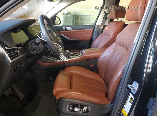 5UXCW2C00N9K18265 2022 BMW X7 Black წინა სალონის ხედი