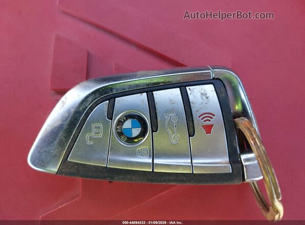 5UXCW2C00N9M49974 2022 BMW X7 White 
