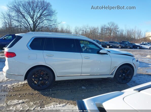 5UXCW2C00N9M49974 2022 BMW X7 White 