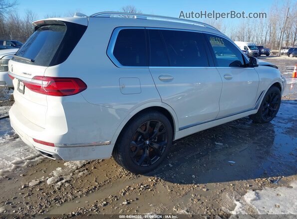 5UXCW2C00N9M49974 2022 BMW X7 White 