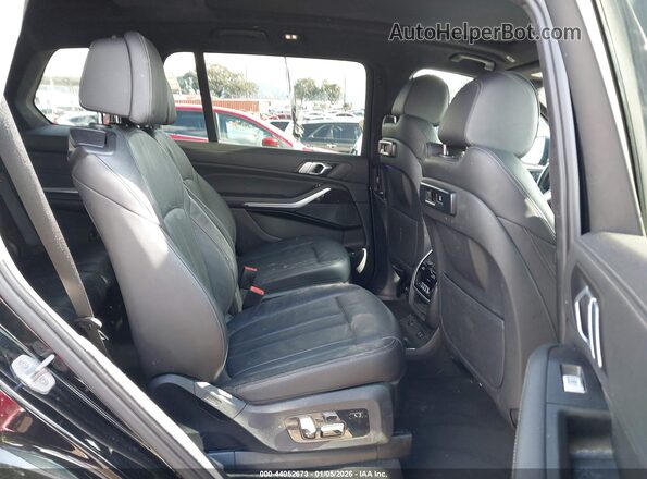5UXCW2C01M9E52853 2021 BMW X7 Black VIN კოდის სტიკერის ხედი