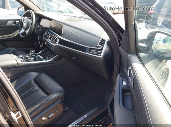 5UXCW2C01M9E52853 2021 BMW X7 Black წინა სალონის ხედი
