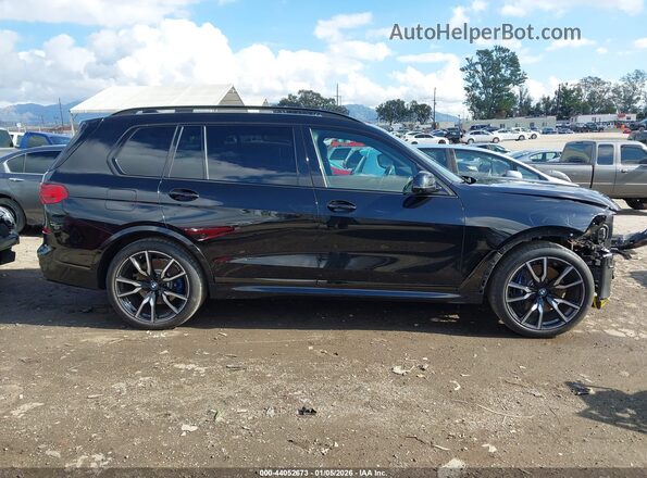 5UXCW2C01M9E52853 2021 BMW X7 Black სალონის 360-გრადუსიანი ხედი