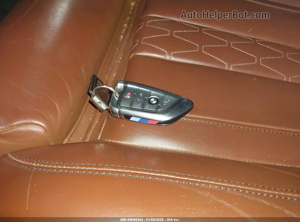 5UXCW2C01M9F19564 2021 BMW X7 Blue Dashboard view