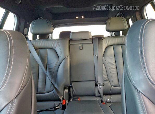 5UXCW2C01N9M30821 2022 BMW X7 Black Widok tylnych siedzeń