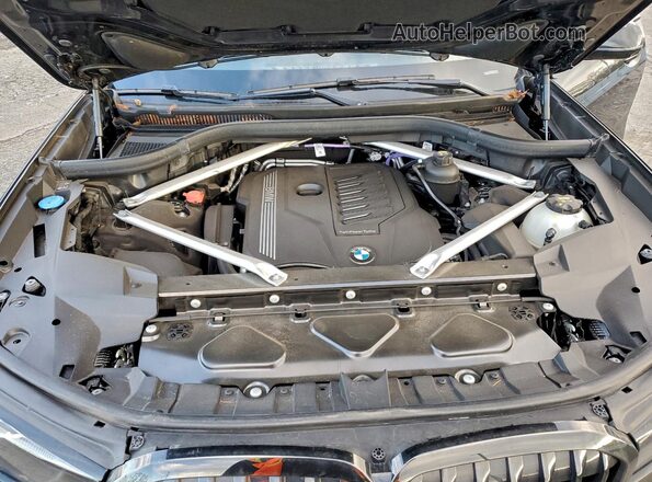 5UXCW2C01N9M30821 2022 BMW X7 Black Widok komory silnika