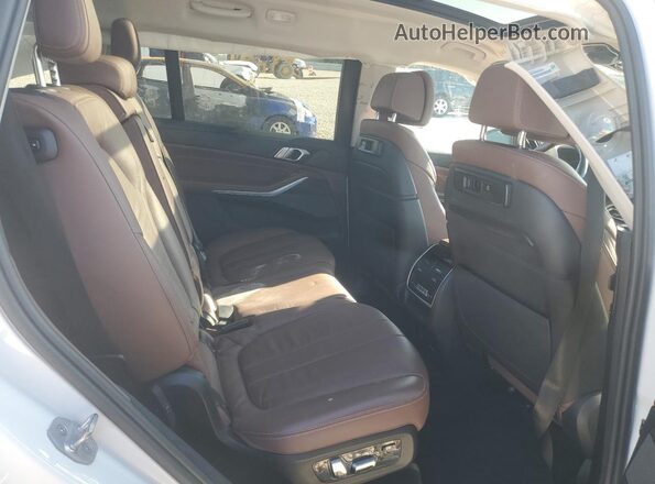 5UXCW2C02L9A02367 2020 BMW X7 White Vista interior trasera
