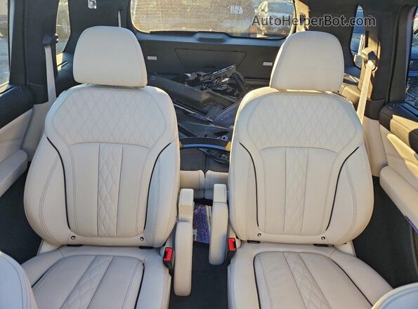 5UXCW2C03M9H66522 2021 BMW X7 Black Widok tylnych siedzeń