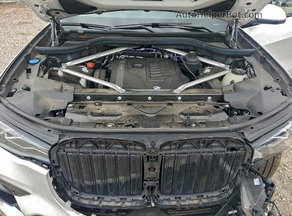 5UXCW2C04M9F87244 2021 BMW X7 White Вид підкапотного простору
