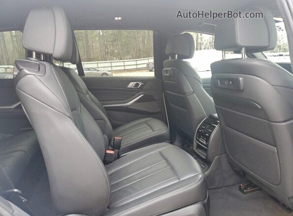 5UXCW2C04M9F87244 2021 BMW X7 White Вид задньої частини салону