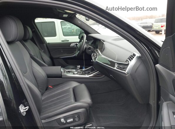 5UXCW2C04N9L18482 2022 BMW X7 Black Вид салону спереду