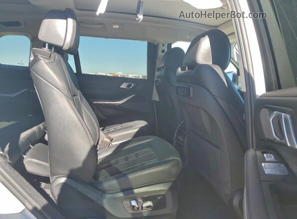 5UXCW2C05L9B61268 2020 BMW X7 White 