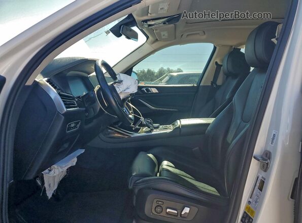 5UXCW2C05L9B61268 2020 BMW X7 White 
