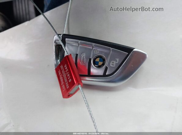 5UXCW2C06M9F57016 2021 BMW X7 White Вид панелі приладів