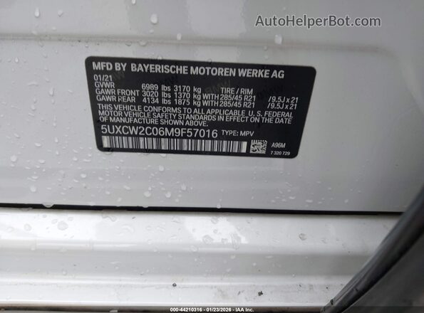 5UXCW2C06M9F57016 2021 BMW X7 White Вид підкапотного простору