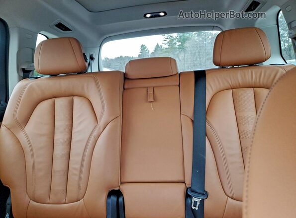 5UXCW2C06N9M88441 2022 BMW X7 Black Rear seats view