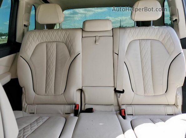 5UXCW2C07M9E96954 2021 BMW X7 Белый Вид задних сидений