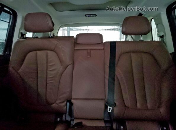 5UXCW2C09L9B77828 2020 BMW X7 Белый Вид задних сидений
