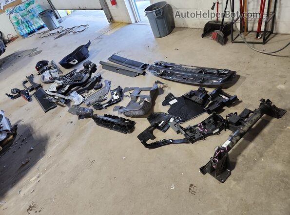5UXCW2C09M9F03516 2021 BMW X7 Charcoal Vista de la etiqueta del VIN