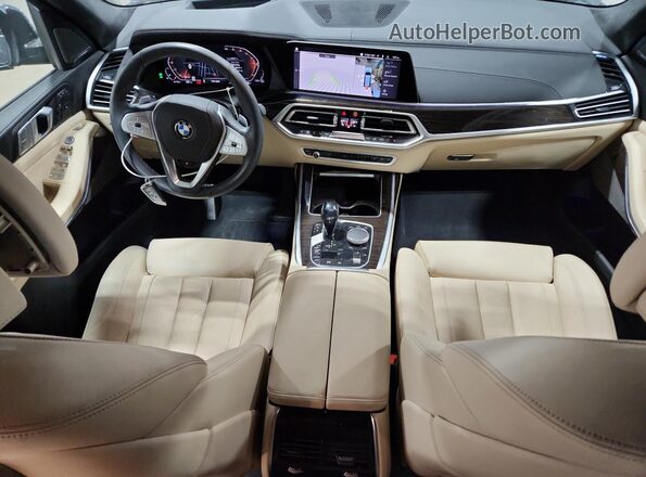 5UXCW2C09M9F03516 2021 BMW X7 Charcoal Vista del salpicadero
