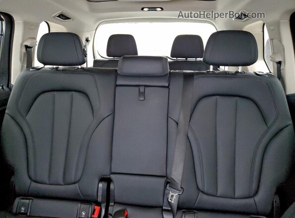 5UXCW2C09N9K25294 2022 BMW X7 White Հետևի նստատեղերի տեսք