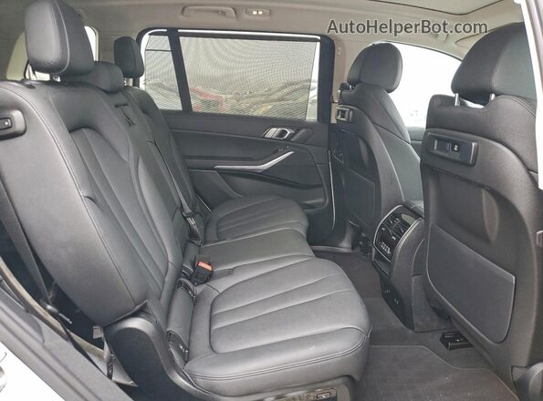 5UXCW2C09N9K25294 2022 BMW X7 White Սալոնի հետևի տեսք