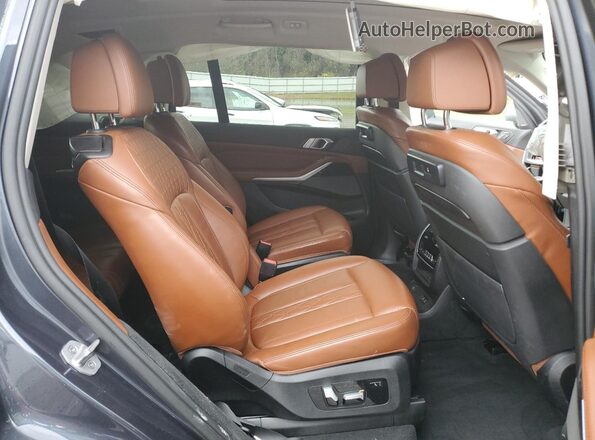 5UXCW2C0XM9E08995 2021 BMW X7 Gray Rear interior view