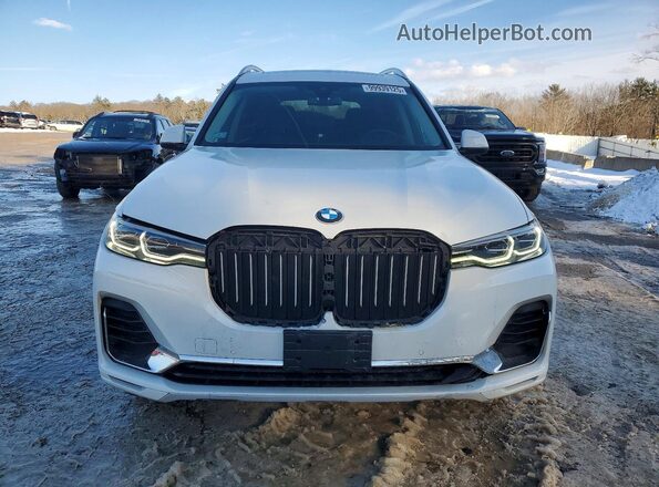 5UXCW2C0XM9F34452 2021 BMW X7 White Front view
