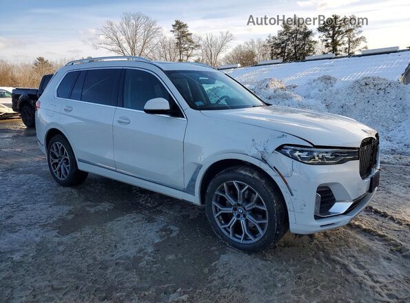 5UXCW2C0XM9F34452 2021 BMW X7 White Front right