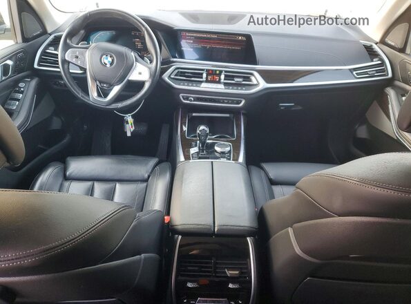 5UXCW2C0XM9F34452 2021 BMW X7 White Dashboard view