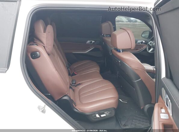 5UXCX6C03L9B33375 2020 BMW X7 White VIN կոդի պիտակի տեսք