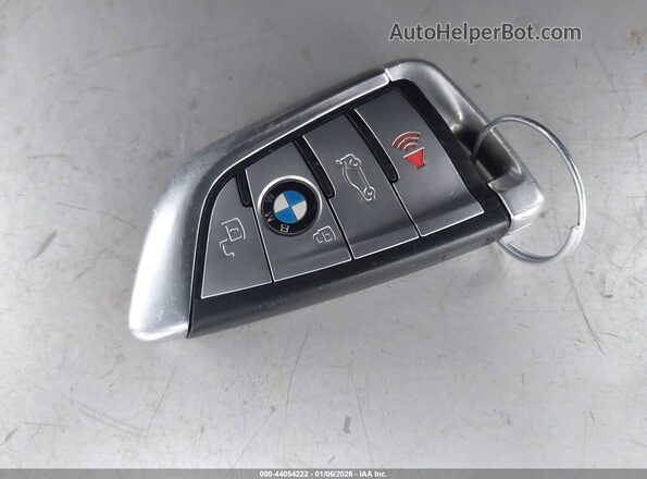 5UXCX6C03L9B33375 2020 BMW X7 White Առջևի վահանակի տեսք