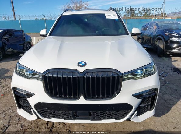 5UXCX6C04M9F16694 2021 BMW X7 White Вид спереду